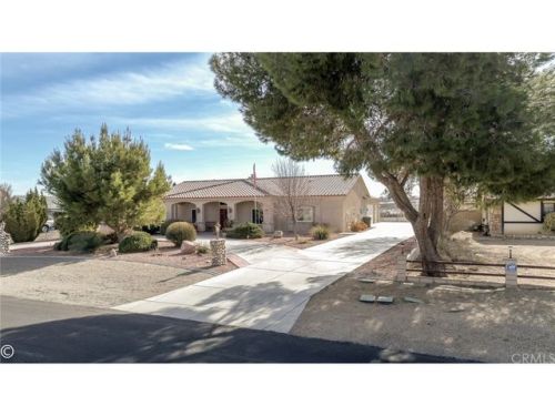 13995 Branding Iron Dr, Helendale, CA 92342-7737