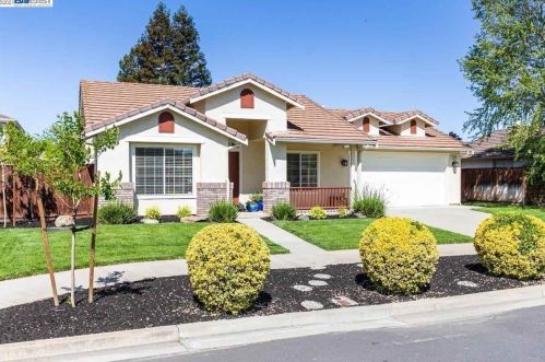 1112 Brookdale Ln, Livermore, CA 94551-8916