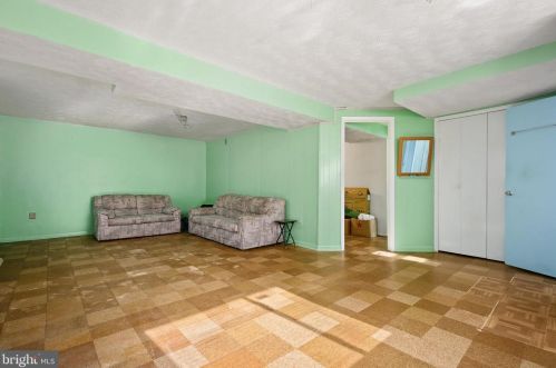 822 Malibu Dr, Silver Spring MD 20901-3648 exterior