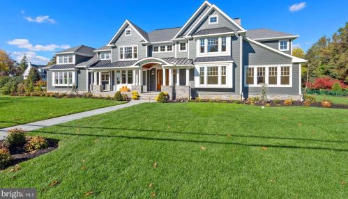 195 Winding Way, Tavistock, NJ 08033-3642
