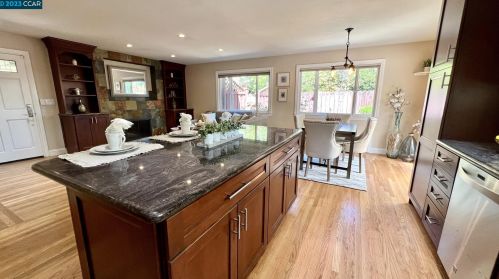 2031 Hoover Ave, Concord CA  94523-4621 exterior