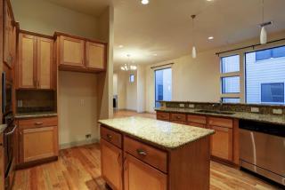902 Reinerman St, Houston TX  77007-5239 exterior
