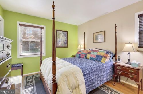7122 Dalhouse St, Springfield VA  22151-3430 exterior
