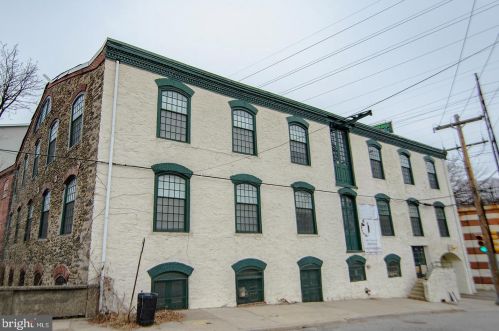 4 Leverington Ave, Philadelphia PA  19127-2204 exterior