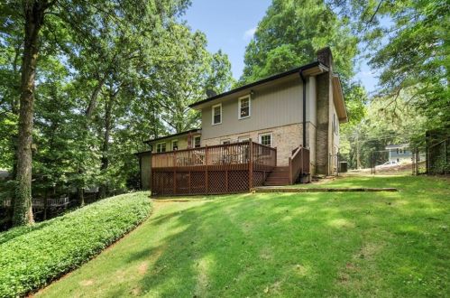 6879 Lockridge Dr, Atlanta GA  30360-1514 exterior