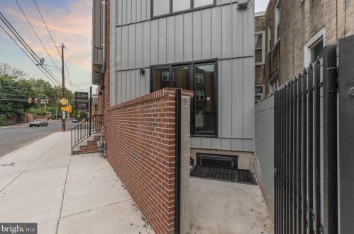 2509 Grays Ferry Ave, Philadelphia PA  19146-2331 exterior