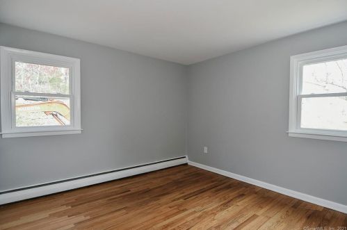 10 Cobblers Ct, Niantic CT  06357-1310 exterior