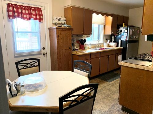 364 Carla Dr, South Elgin, IL 60177-1506
