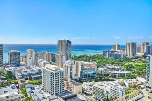 2240 Kuhio Ave, Honolulu HI  96815-2898 exterior