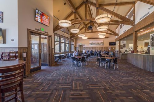 13610 Hillside Dr, Truckee CA  96161-6867 exterior