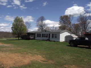 755 Grays Creek Rd, Powells Crossroads, TN 37397-6825