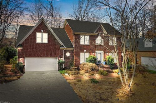 609 Gantwood Ln, Whitsett, NC 27377-9224