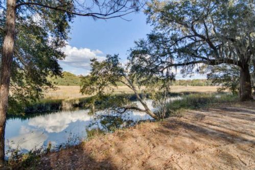 7273 Commodore Rd, Meggett, SC 29449-6067