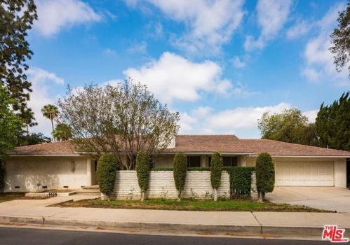 17419 Sumiya Dr, Van Nuys, CA 91316-3942