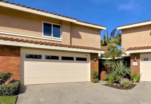 7745 Seabreeze Dr, Huntington Beach, CA 92648-5445