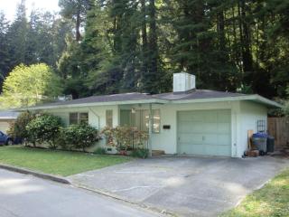 689 Beverly Dr, Arcata, CA 95521-6545