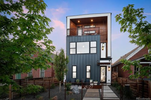 2427 Court Pl, Denver, CO 80205-3259