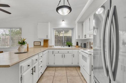 8616 Diamond Crest Ct, Elk Grove CA  95624-2848 exterior
