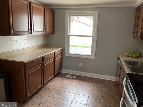 201 Newport Dr, Severna Park MD exterior