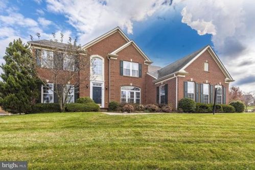 2 Holw Crk, Middletown MD  21769-7720 exterior