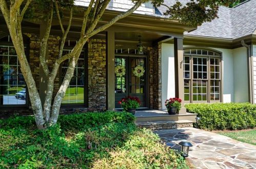 1033 Avery Creek Dr, Holly Springs, GA 30188-2313