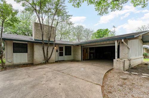 2409 Scotswood Dr, Garland, TX 75041-1304