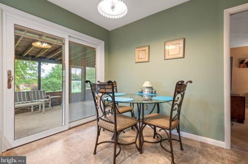 1046 Devonshire Rd, Lancaster PA  17601-1609 exterior