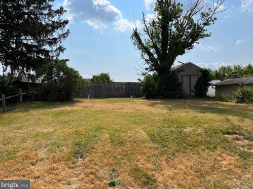 1321 Spg Rd, Carlisle PA  17013-1557 exterior