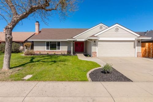 3709 Merrifield Ave, Modesto, CA 95356-9415