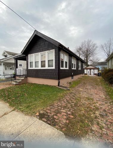 149 Homecrest Ave, Trenton, NJ 08638-3633