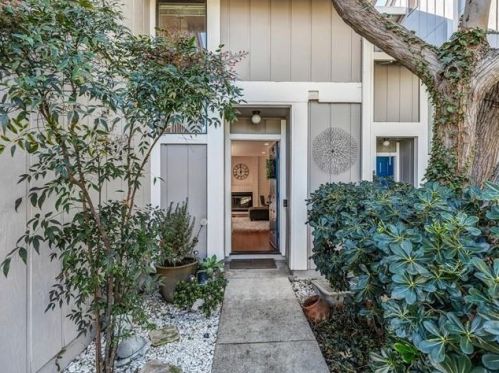 24547 Long Ct, Hayward, CA 94545-2057
