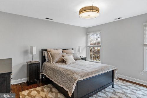 3 Kings Ln, Tavistock NJ 08033-1230 exterior