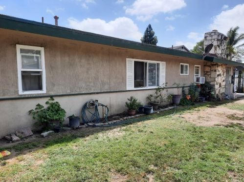 310 Wakefield Ave, Anaheim CA  92802-4222 exterior