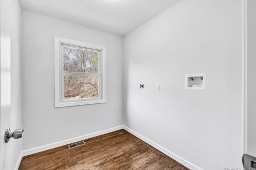 85 Walnut St, Upper Stepney CT  06468-2509 exterior
