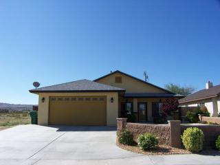 907 Hughes Ave, Ridgecrest, CA 93555-5111
