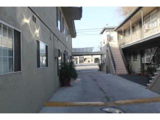 6928 Woodley Ave, Van Nuys CA  91406-4851 exterior