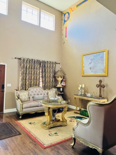 427 Burgundy St, Los Banos, CA 93635-6376