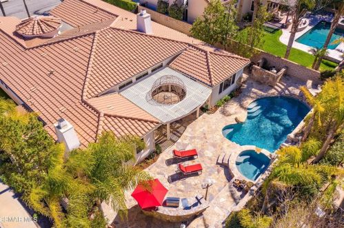 3291 Little Feather Ave, Simi Valley, CA 93063-6320