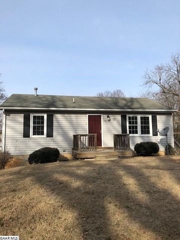 428 Montgomery Ave, Staunton, VA 24401-3954