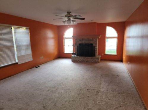 420 Graf St, Somonauk, IL 60552-3164