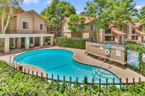 2384 Archwood Ln, Simi Valley CA  93063-6133 exterior