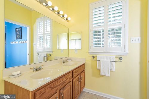 124 Copperfield Dr, Trenton NJ  08648-2583 exterior