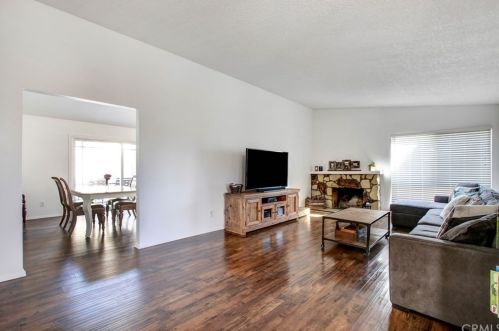 1213 Overland Ct, Upland, CA 91786-2513