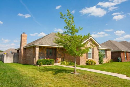 8303 Barstow Dr, Amarillo, TX 79118-8123