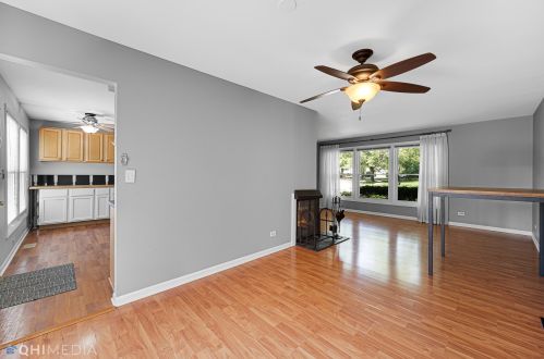 1926 Springside Dr, Naperville IL  60565-2242 exterior