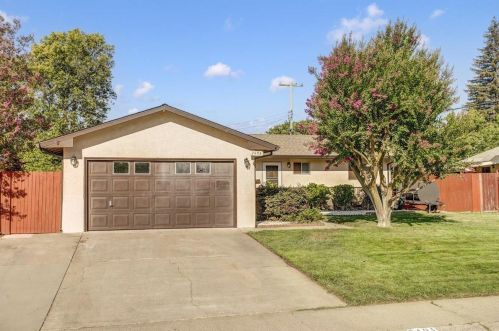 2404 Sonata Dr, Rancho Cordova, CA 95670-5236