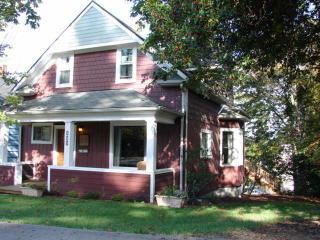 315 29th St, Tacoma, WA 98402-2706