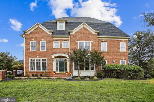 18328 Fairway Oaks Sq, Leesburg, VA 20176-8460