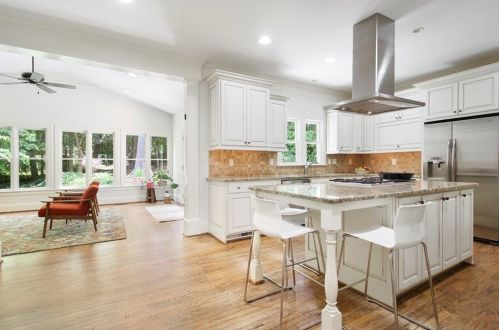 1331 Carolyn Dr, Atlanta GA  30329-3546 exterior