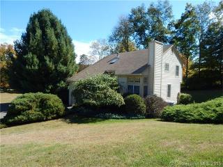 100 Peter Rd, Woodbury, CT 06798-1909